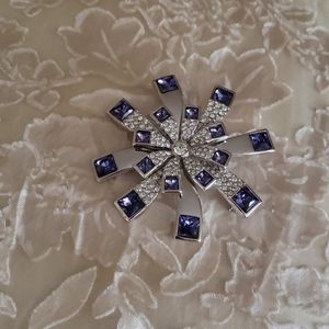 NWT, SWAROVSKI Broche